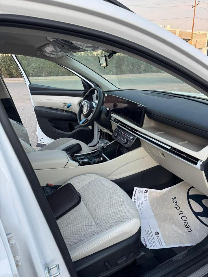 السلام عليكم عندي هونداي توكسان زيروووو مماشيه موديل 2025 فول عدا البنوراما تدفئة وتبريد بل كشنات السيارة ام الضمان شركة الاولى رقم بغداد ابسمي  السيارة مكفولة كفالة عامة السعر 185 قفل مكاني النجف مركز العباسية ***********
