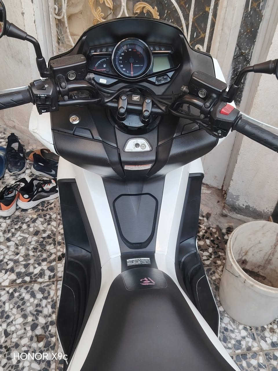 السلام عليكم دراجه هوندا فاز كفاله عامه ماشيه 38 الف فقط رمبه 2026/1/1 دراجه بلادي وصور مزاد موجوده  مكان بغداد الامين الثانيه *********** السعر 18ورقه
