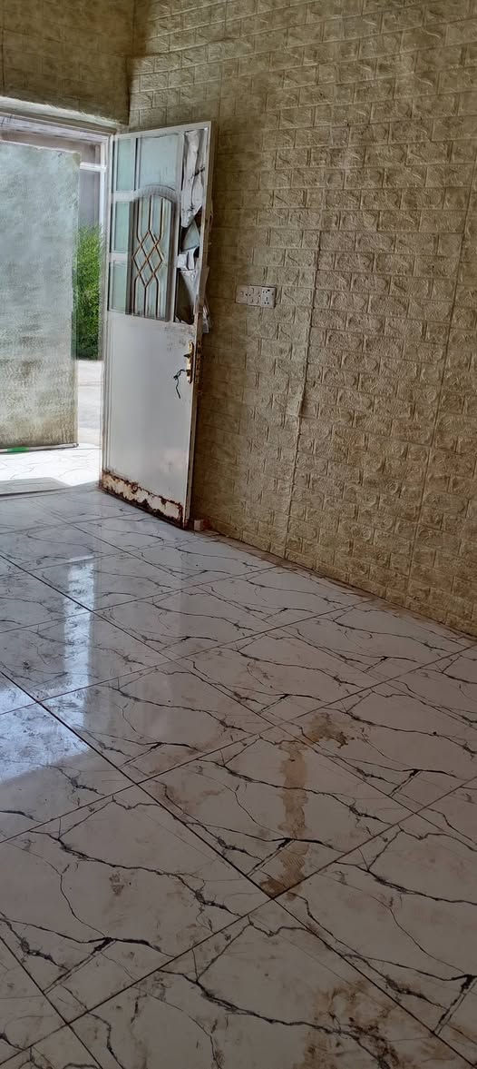 بيت للايجار المساحه ١٢٠ متر في بانميل موبايل ***********
