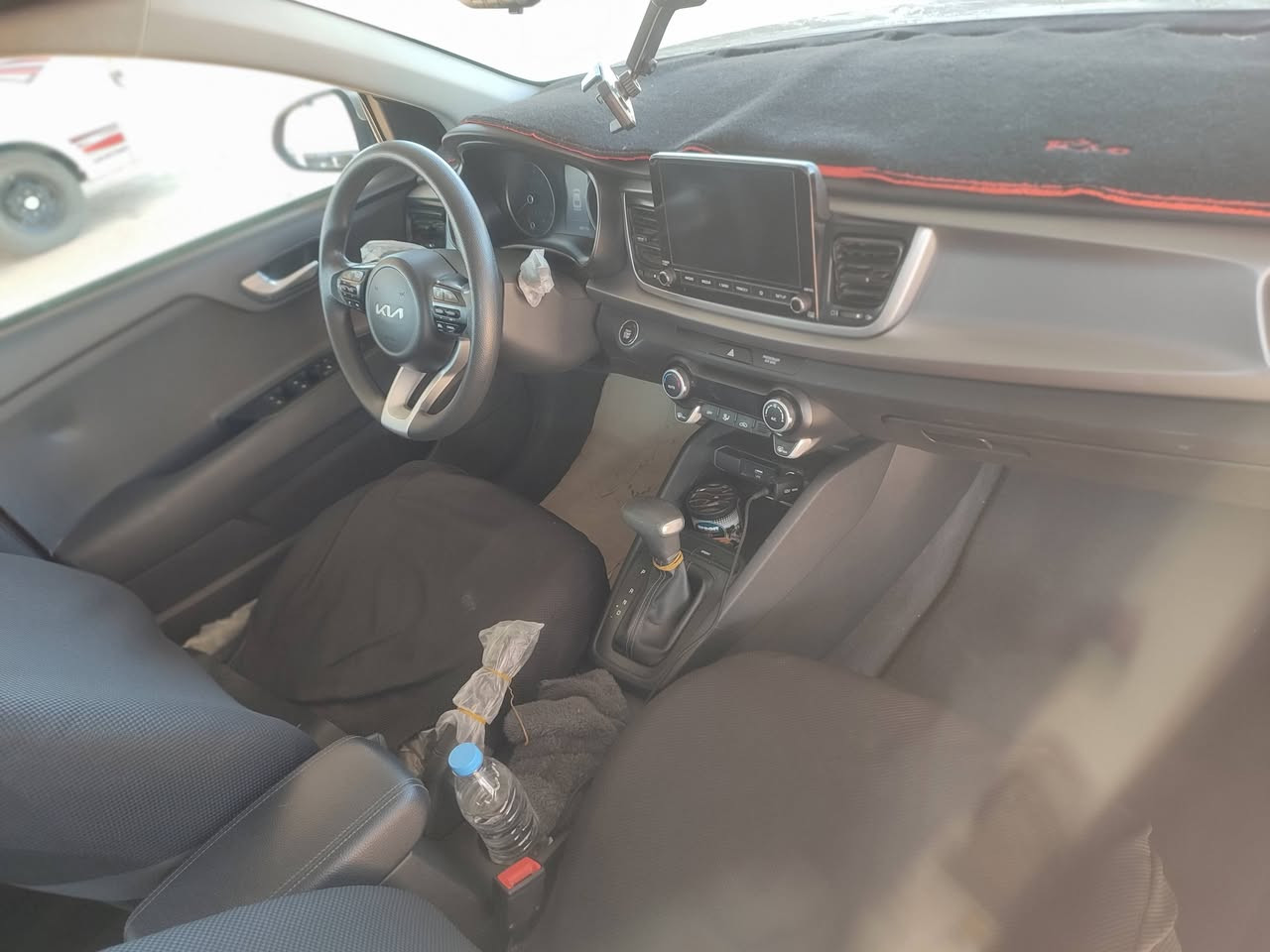 سلام عليكم
كيه ريو 23 بصره فول مواصفات عدى الفتحه 
٣ بصمات شاشه كاربلي كامره حساسات رادار توقف ذاتي قياده ذاتيه 
تحديد مسار وتثبيت سرعه 
بصره معوقين 
سياره وارد مكينه ١٦٠٠ دبل نوزل دوش كير at  هواي مواصفات 
بيه باب مبدل عادي بدون بصمه وتصليح جاملغ وطرف البنيد بدون دواخل
سعر ١٢٠ 
استفسار ***********
