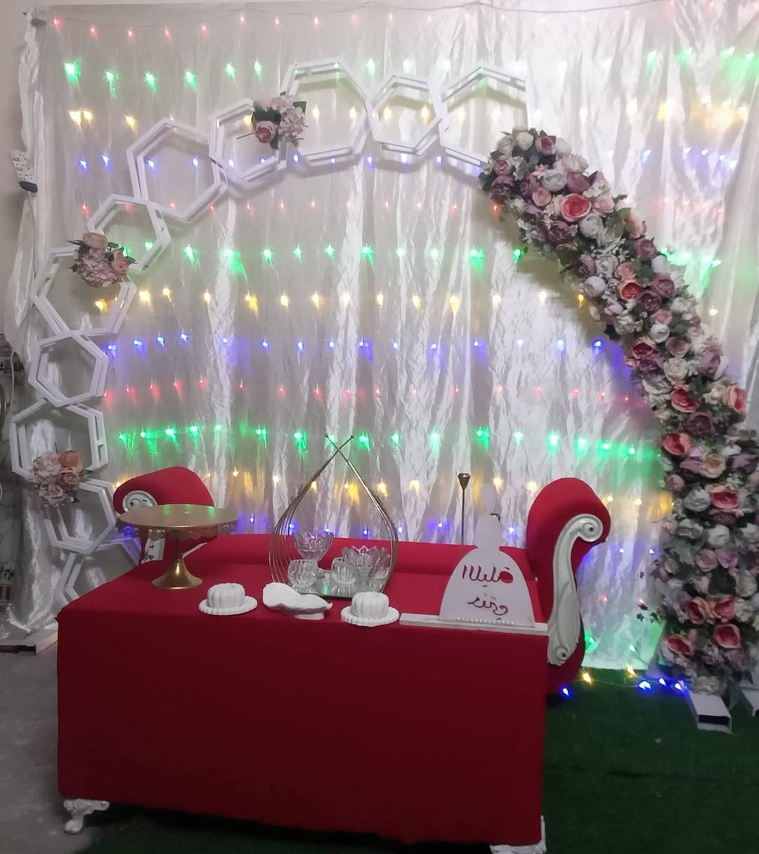 كوشات البيع مشروع كامل 6 كوشات ورد وقماش كميه وديجايات 4 وجهاز فقاعات وجهاز دخان واليزريات كلهم مليون ونص مكان تاجي


**إذا كنت صاحب هذا الإعلان وتريد حذفه لأي سبب، رجاءا أرسل رسالة إلى الدعم الفني**