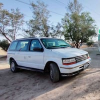 كرايسلر ١٩٩٤ • ٧ راكب • رقم كربلاء