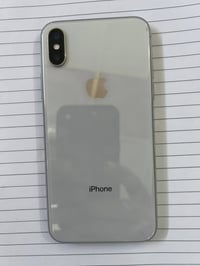 آيفون X • ٢٥٦ • بطارية ١٠٠٪