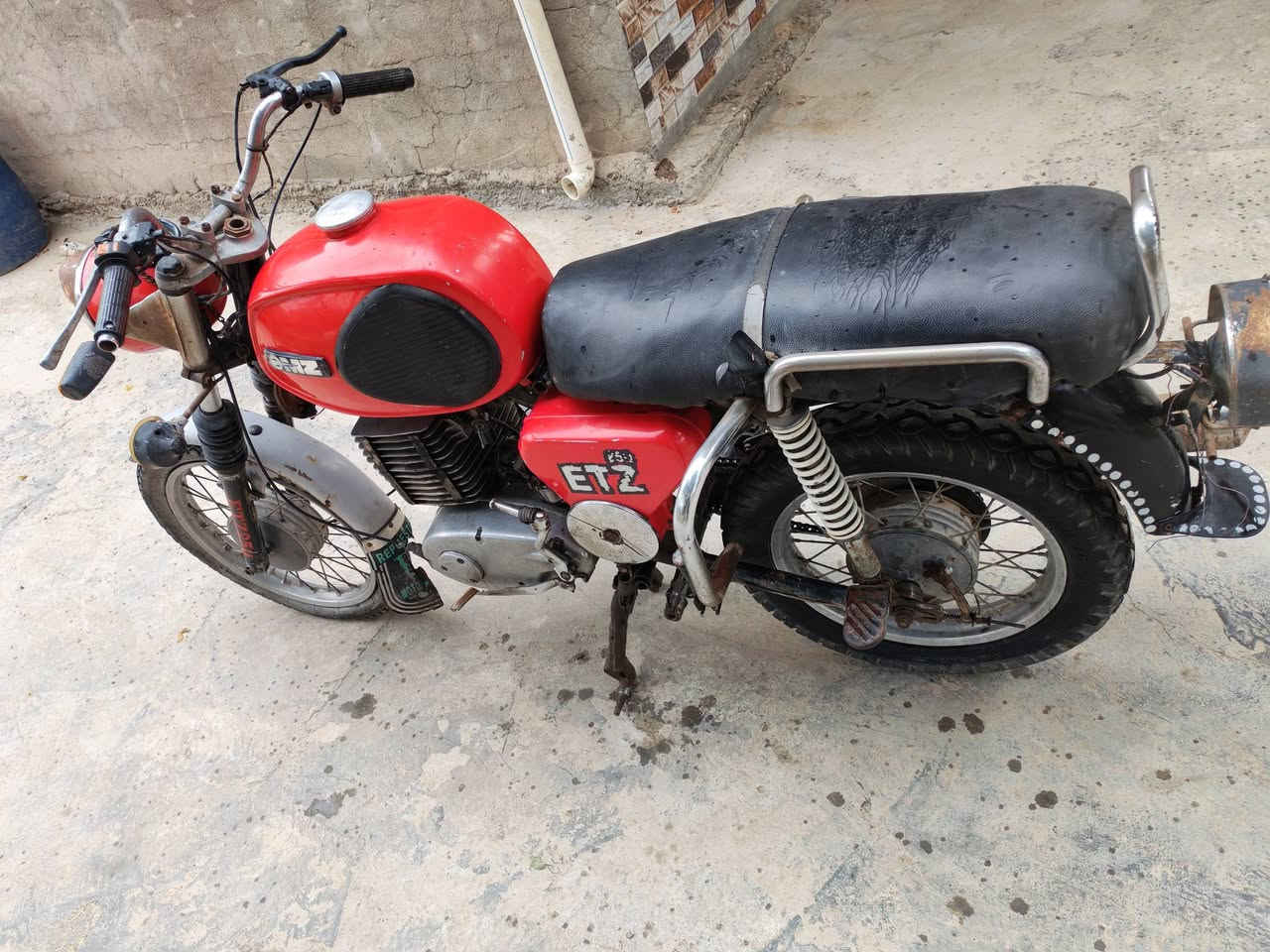 السلام عليكم
امزت ٨١  بدون اخر كصه   لحيم فقط جوه الكشن قليل  دراجه شغاله  كلهه كهربائيات كامله   محوره ماكنيت ستوته مظبوط الشراي  يتصل او واتساب ويدلل ***********  مكان  بابل الشوملي السعر ٦٠٠ وبيهه مجال
