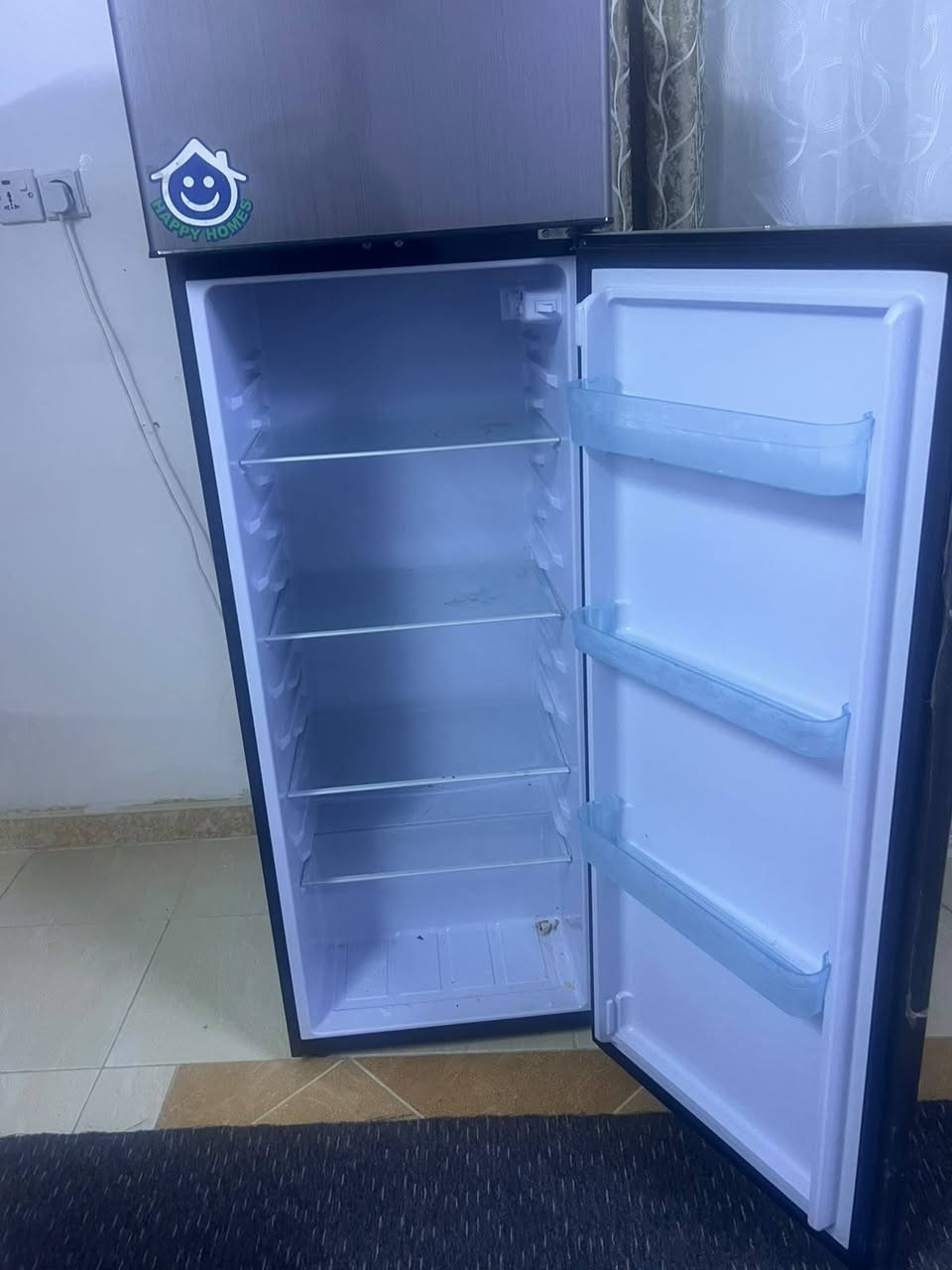 ثلاجه للبيع مستعمله اقل من ٣ اشهر 
كما موضح في الصوره سبب البيع حاجه 
السعر ٢٥٠ الف العنوان كركوك الخضراء قرب رعاية الرجال 
خلف المعارض***********
