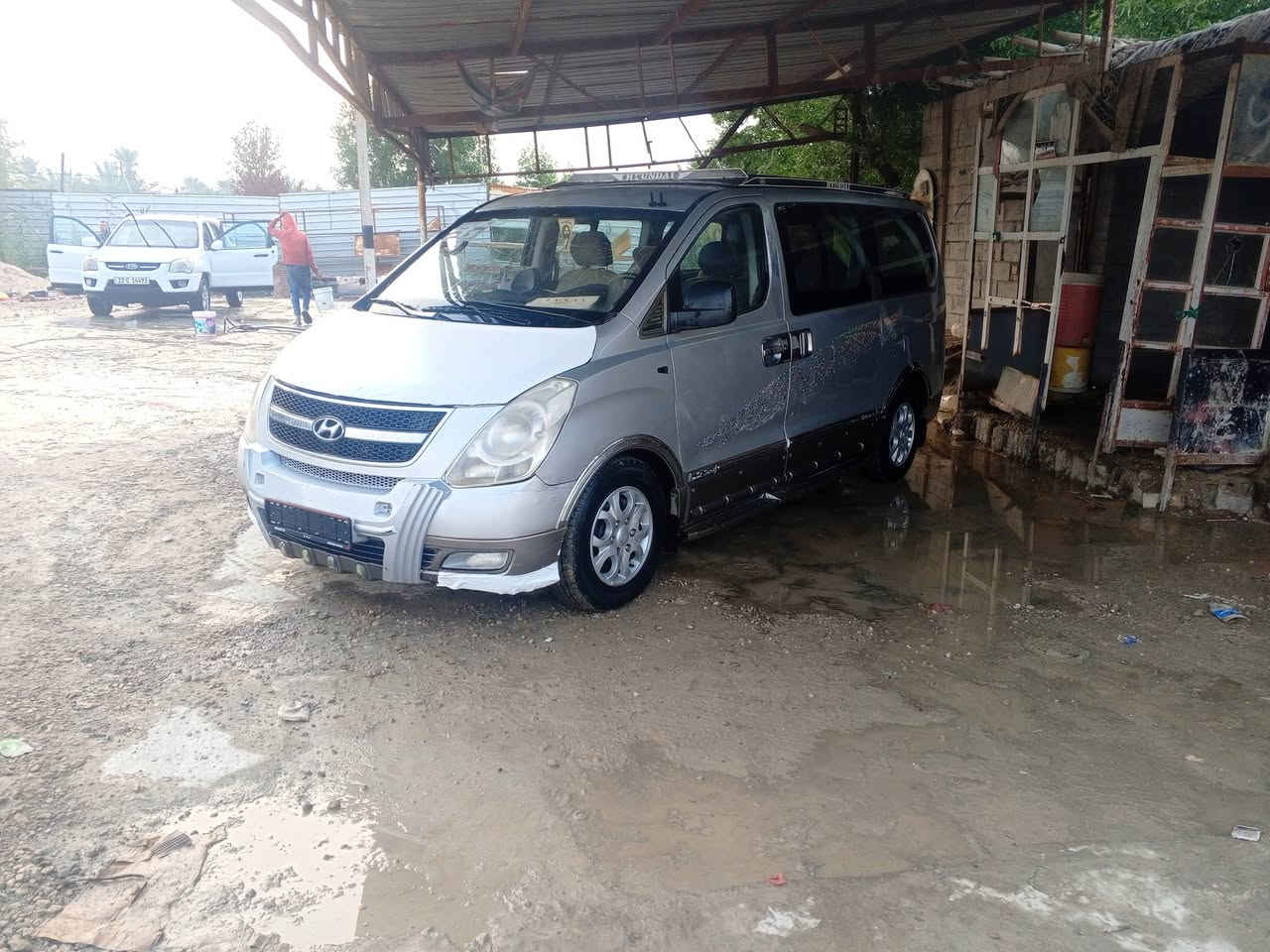 السلام عليكم ستاركس مسكر اصل كير عادي سبلاين 7 سياره بيه تبديل جنطه فقط بيه تعيمر قاعده دبل جهة السايق بس تعميره تعبان ضفيره  كامله شرط كله فيشه بفيشه قبل شهر مبدله  طرمبه مال 9 نوزلات وجوزه مسطره كله جديد زوج تاير الخلفي جديده  سستم جديد ومعمره خياست كله قبل اسبوعين كملته رقم كربلاء ورقي سنويه 27 سعره 122 وبيه مجال
*********** 
***********
