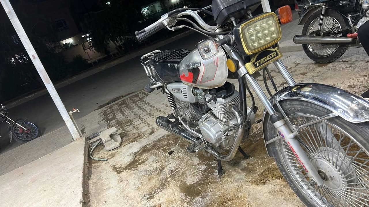 السلام عليكم ماتور للبيع سعر300 بمجال مناسب مكان شركه طارق ولا صرف ولا بخار محرك ما مفتوح كهربيات الشرايخه يراسلنا على هذا الرقم***********
