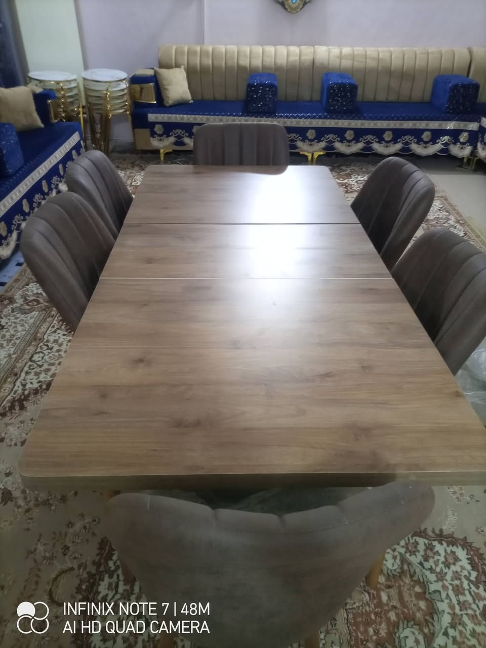 السلام عليكم  ميز طعام سلايت 6كراسي يتكبر ويصغر السعر 250 الاستفسار اتصال ***********
