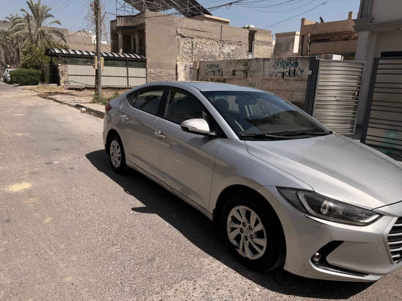 سلام عليكم الانتره موديل ٢٠١٧  خليجي ماشيه ١٥٣ الف سباره مكفوله من صبغ بيه ببه فقط دعاميه صبغ 
مكان سياره بغداد حي الجامعه 
السعر ١٢٥ بيه مجال قليل     رقم ***********
