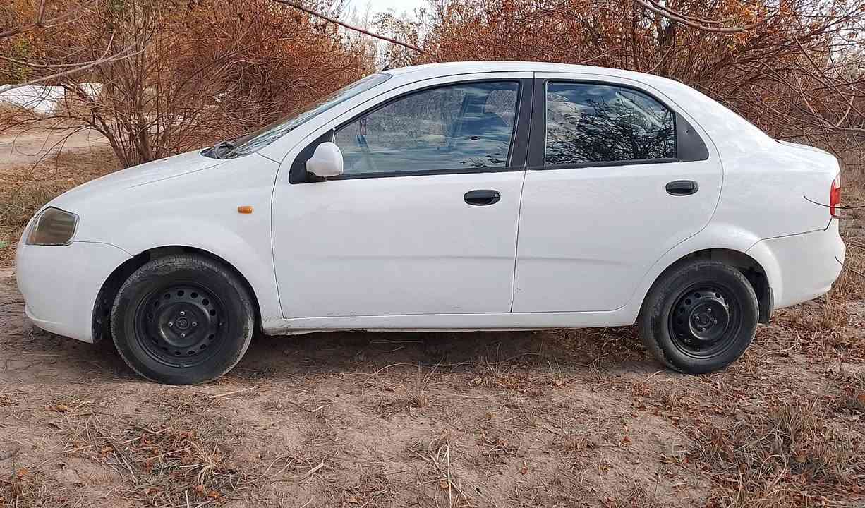 السلام عليكم افيو 2006 رقم بابل مشروع وطني مصبوغة حزام محرك جيد صدر جديد نقص مشط تعبان وكير 2و3 يفلت السياره بسمي تحويل مباشر السعر 41وبيها مجال 
رقم الهاتف *********** بغداد -المدائن
