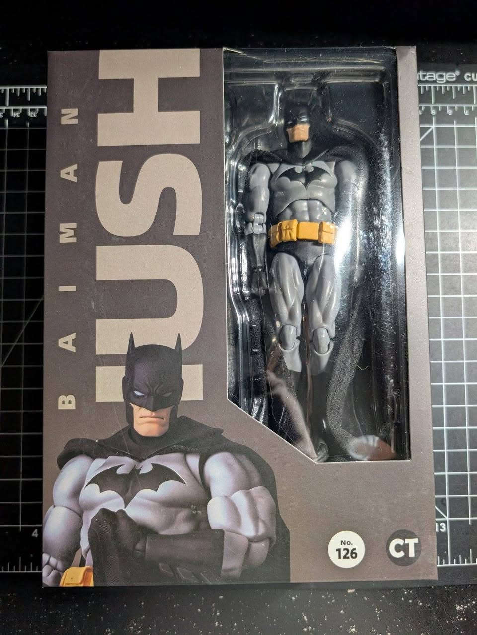 مجسم شخصية أكشن باتمان من سلسلة "Hush"
مفصلي
يأتي مع عباءة قماشية قابلة للوضع.
يتضمن أيادي متعددة قابلة للتبديل.
يحتوي على ثلاثة تصميمات مختلفة للرأس، بما في ذلك رأس بدون قناع.
يتضمن حامل مجسم متحرك
واتساب ***********
لدينا توصيل جميع المحافظات
