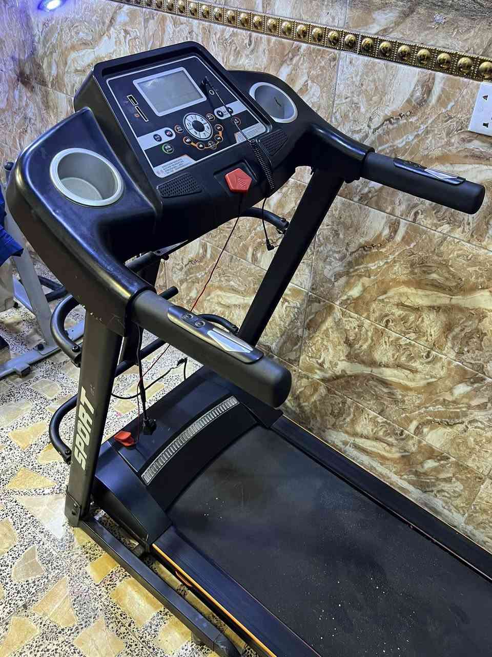 جهاز جري نظيف يحمل 130K  بي شاشه تعد وقت سعرات حراريه قياس نبضات القلب مسافه مقطوعه اواكس بلوتوث جهاز يطبك هايدروليكي سعره 260 الف بغداد متوفر توصيل محافظات ***********
