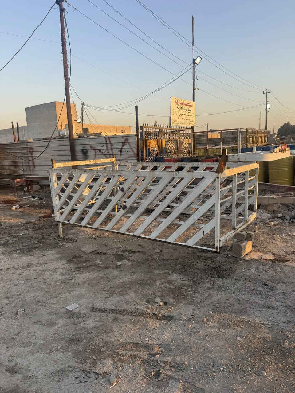 محجر نضيف مال فحل للبيع مكاني بغداد عويريج مقابل علوه الرشيد سعره 250هاتف ***********
