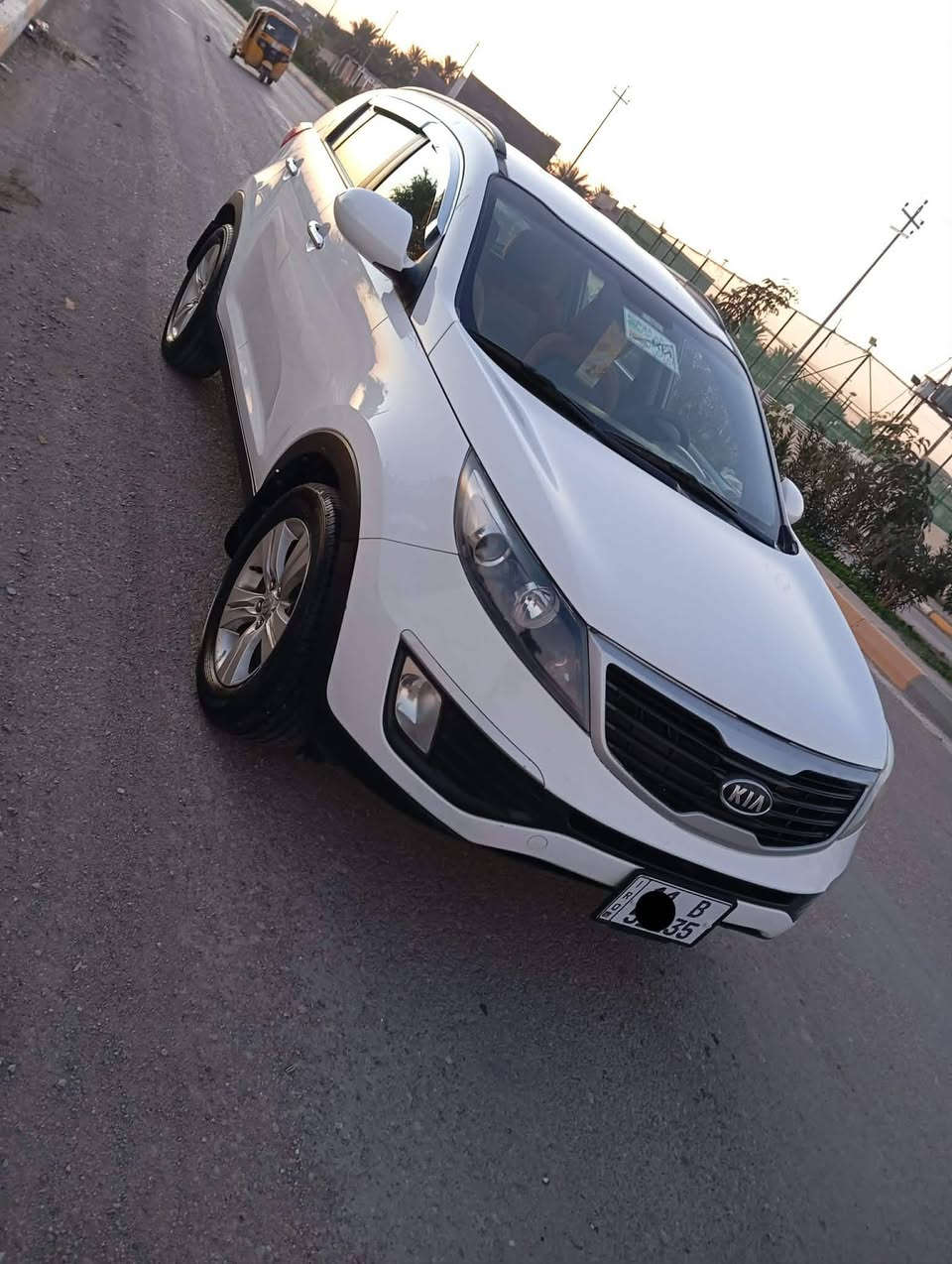 بسم الله الرحمن الرحيم
السلام عليكم 

للبيع كيا سبورتج خليجيه  موديل 2011 الباب الاول رقم بغداد انكليزي 11 مشروع وطني بسمي سنويه مجدد 2031  هزه جديده مكفوله كفاله عامه 

كير ومحرك خير من الله  محرك دوش المرغوب  تخم تأير جديد تحكم استيرن جهتين. ارضيه جلده .كروز مثبت سرعه  السياره جديد ماشاء الله ماشيه لحد الان 94 الف  والسيارة بعد احله من الصور.  مكان السياره ديالى بعقوبة السعر 150 ورقه وبيه مجال لشراي 

للاتصال بالرقم 

***********
