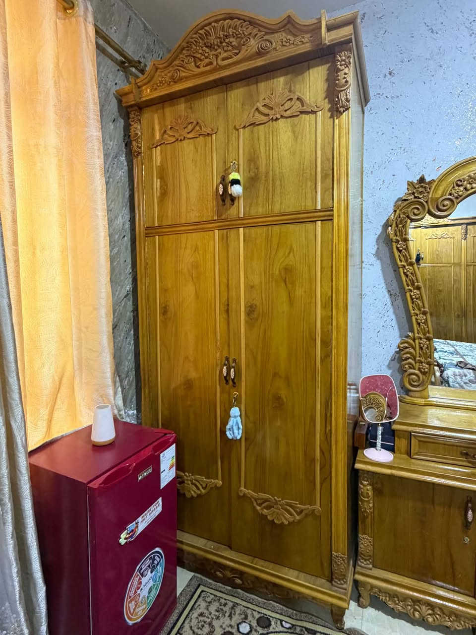 السلام عليكم غرفة نوم اخشاب كبيرة  مستعملة اسبوعين جديدة فول مكاني بغداد الدورة شارع 60 للاستفسار الاتصال على رقم *********** 
❤️
