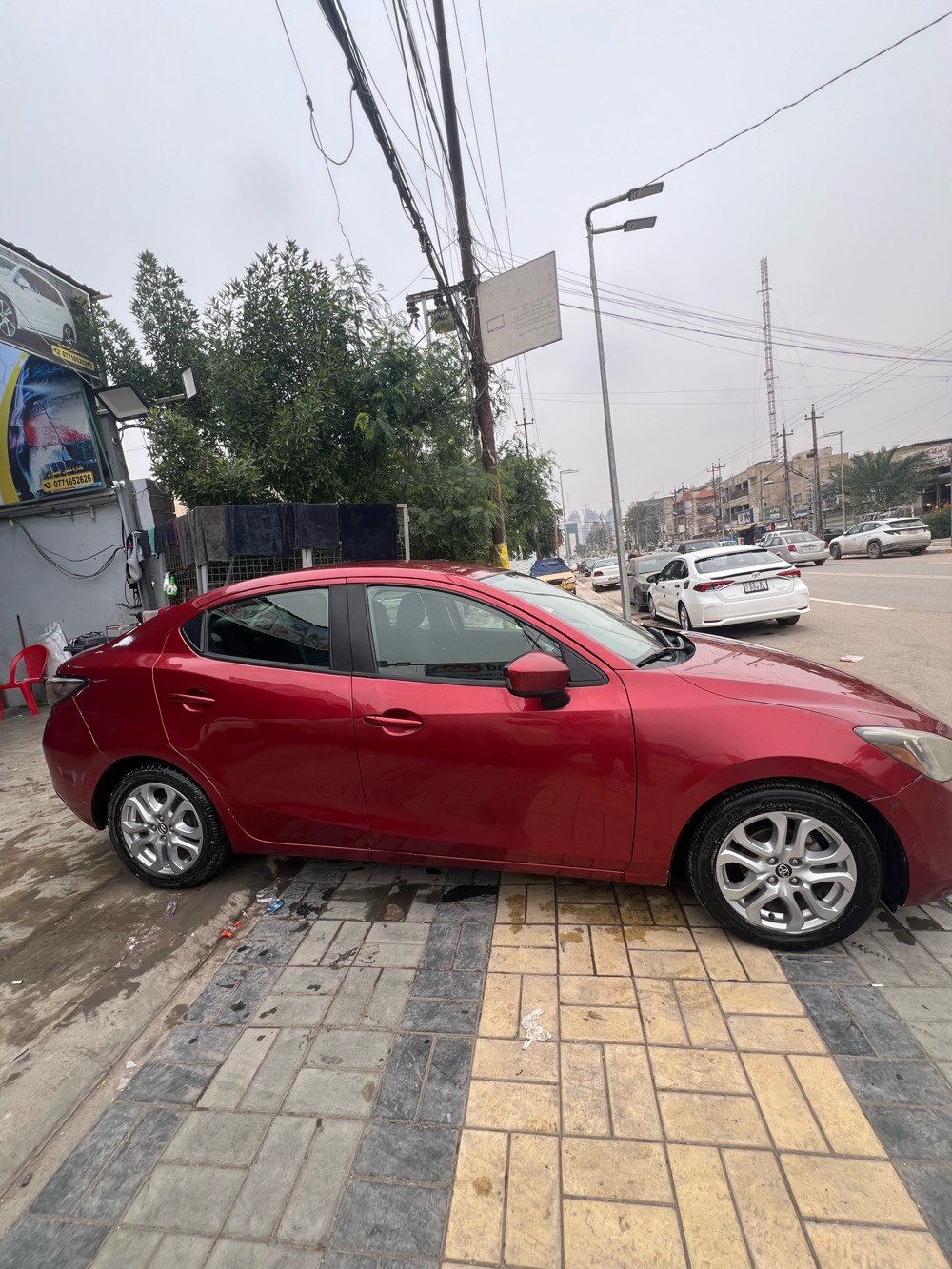 سيارة تيوتا يارس 2018ai
مكينة 1500تيربو 
بيهة بابين اليم العبري   مبدالات اصليات بمريكة وبيهة طخات يم القبق مال بانزين بوكسي وبل بنيد بوكسي  وبل باب  ومرجعهن  بل جهاز بيفيار 
رقمهة بغداد اباسمي 
سعر ٩٦وبيهة مجال 
***********