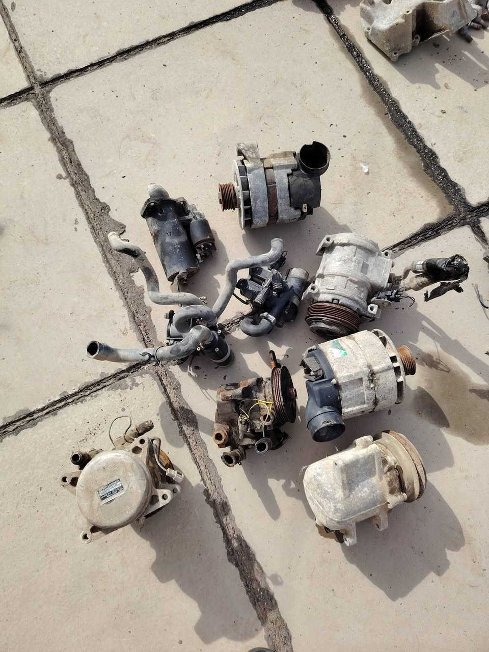 السلام عليكم غراض بيم للبيع للستفسار ***********
