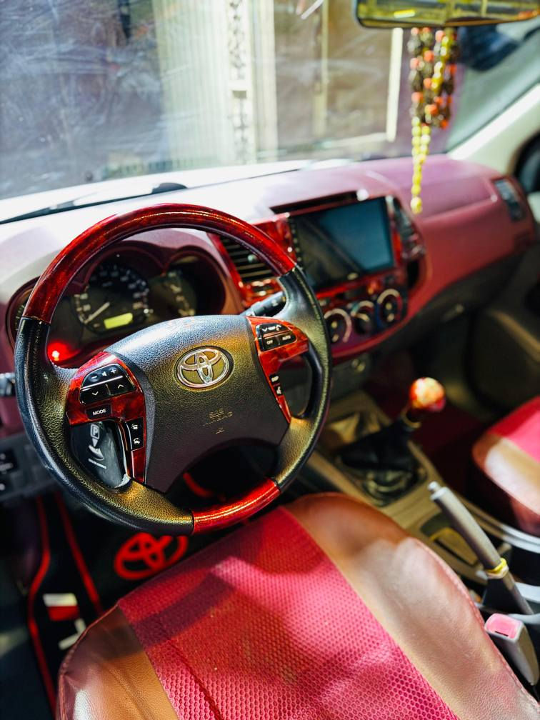 تویوتا ھایلوکس
Toyota hilux 2013
بۆفرۆشتن 
گێر عادی
گێرو مەکینە بەشەرت
چوار تایەی لوکی لەسەر
زور توندو تولە
یەک دینار مەسروفی تیا نیە
پێشەوە جەمپێکی هەیە ناوفۆرمیکا شاشەئایپات کوسین جلدی بیلادی هیچ مسروفێکی نیە 
نرخ 190و مەجال
شوێن ناحیەی سکتان
موبایل ،واتساب***********
ئەگەر موشتەری پەیوەندی بکە 
ھەمو شتم نوسیوا رانية, السليمانية
