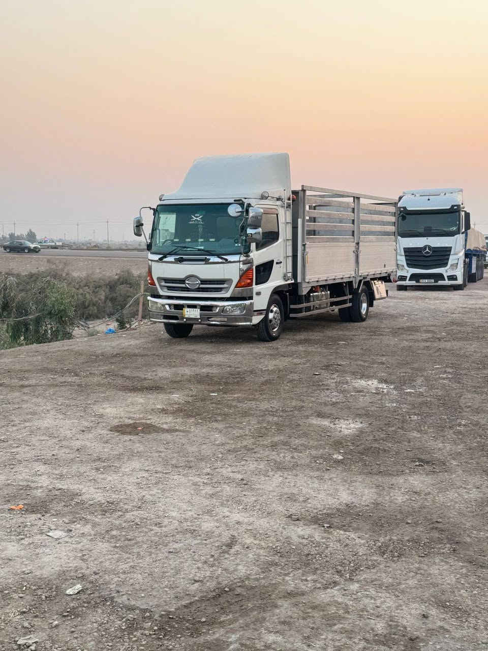 السلام عليكم هينو انكر شيطان طول سته وربع رقم بغداد موديل 2015  مكفوله كفاله عامه العنوان الشطره الدلال علي العكيلي ستفسار على هذا الرقم 
الرقم الهاتف ***********
