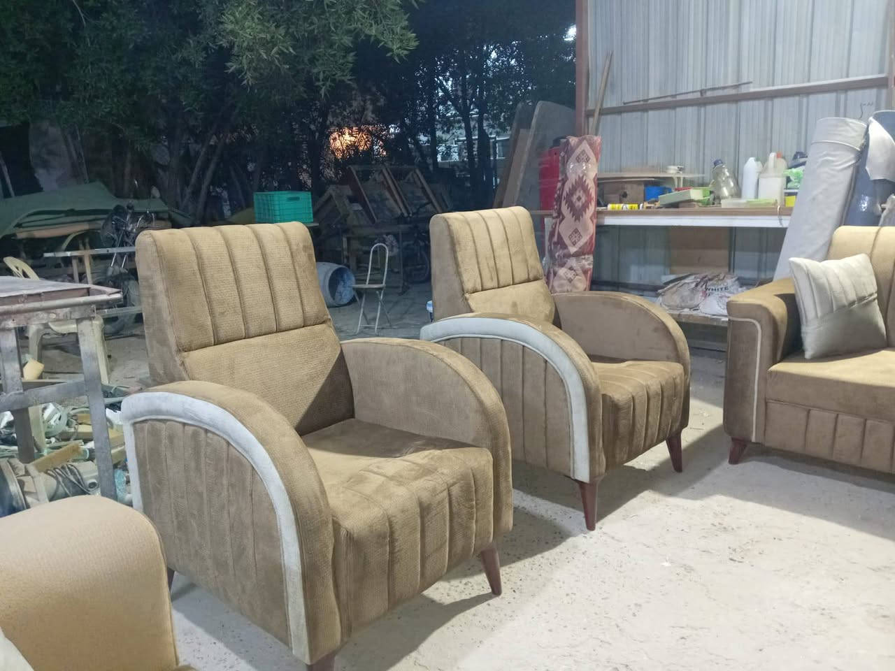 السلام عليكم طخم للبيع جديد سعر ٧٥٠ بي مجال شغل درجة اولى عنوان بغداد لامين الثانية ***********
