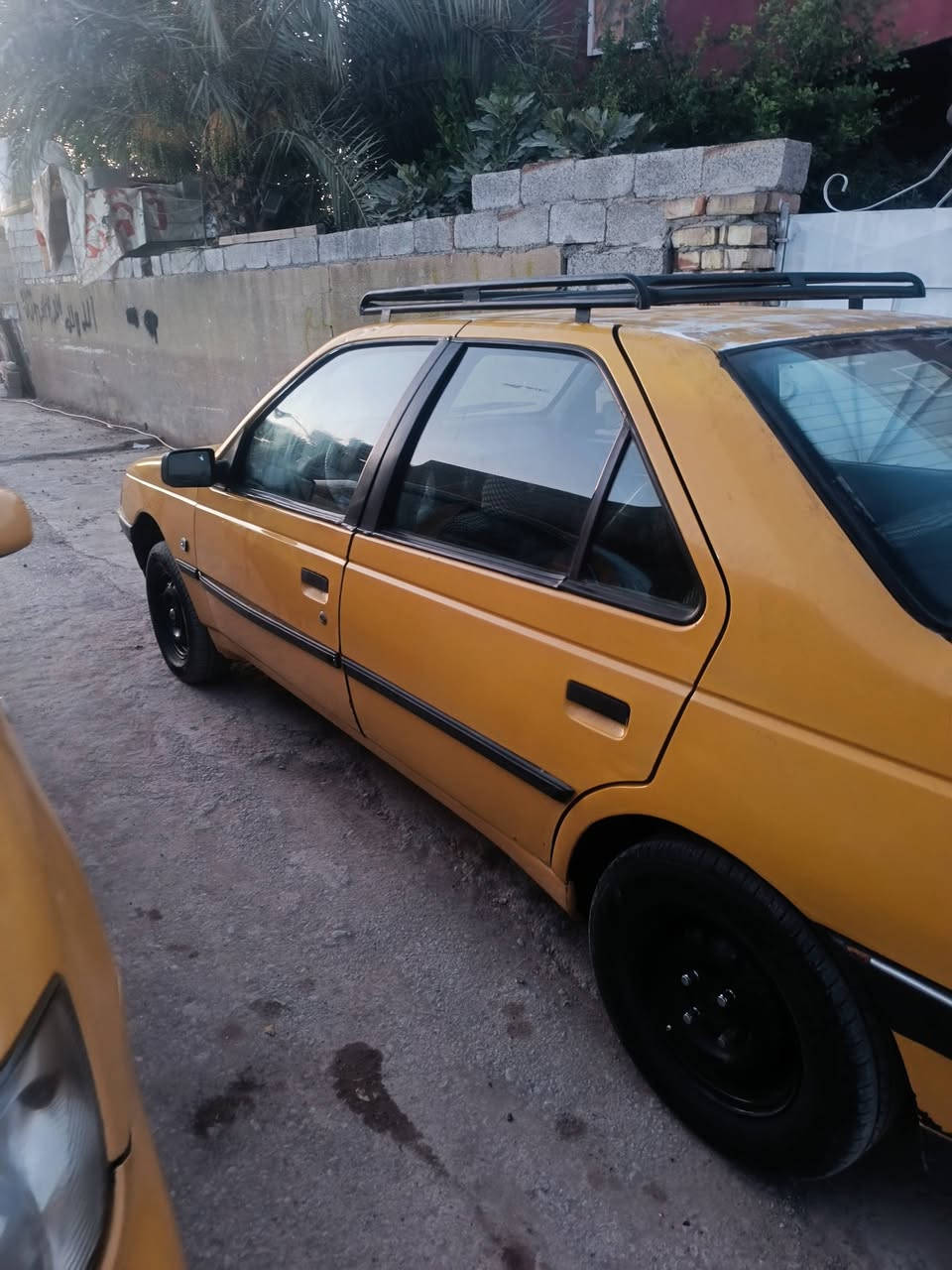 بيجو روى موديل 2009 رقم بغداد الدولية سنوية 2030 مصفره هيئه أو غرامات صدر أمامي خلفي جديد تخم تاير باتري دسكات كله جديد محرك أو كير مكفولات عمبار بريك جديد سياره جاهزة بوجهك للشارع نقص فقط غاز التبريد سعر 17 بيهه مجال كلش قليل حك الجيه مكاني بغداد أي استفسار اتصل على رقم ***********
