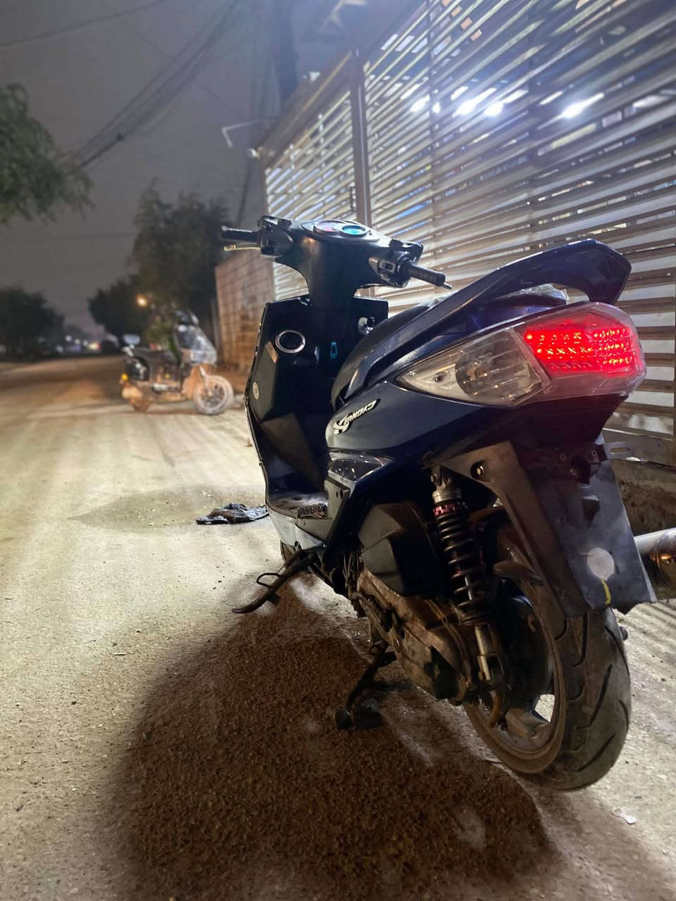 بسبب الوعود الكاذبة
دراجه سكنس فحل كابريتر للبيع 
كلجات رياضي wf
  صالنصة رياضي 
 دبلات رياضي
 الدرجه نظيفة 
مفتوحه مرة واحدة فقط 
لغرض التزويد 
بوش وبستم 58 ونص 
السعر 700
شراي هلا بيك 
مو شراي لاتكسر بحلال غيرك 
***********
العنوان بغداد العبيدي
