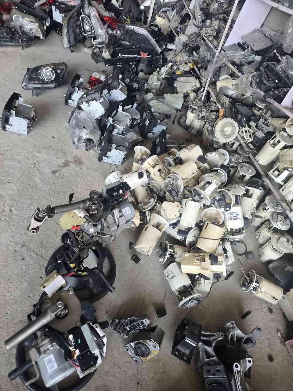 سلام عليكم  تم وصول غراض حاويه سافران و فلونس من 9الى 16]***********
