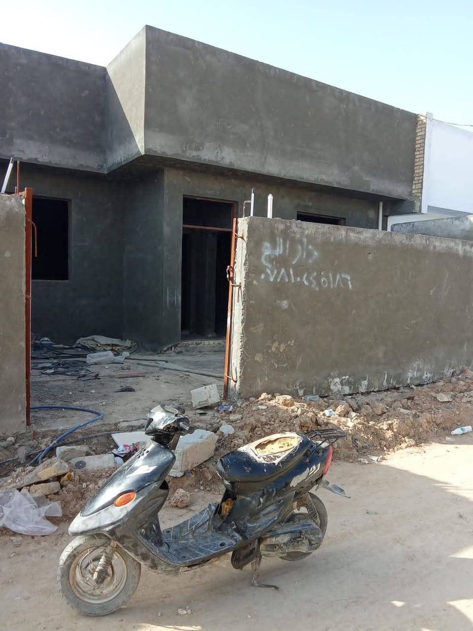 #اللهم صل على محمد وآل محمد 
#هيكل مسقف نقص تشطيب في مجمع الرحمن السكني 
#المساحة 200م شارع 15م 

تفاصيل البناء/ غرفتين وصالة واستقبال ومطبخ حار وبارد وصحيات داخلية وخارجية 
السعر 155مليون مطلوب للمصرف 100 تسديد لكل شهر 538 بيد صاحب العقار 55 مع استبدال الكفيل

_________________
لشراء  يراجع مكتب عقارات المختار حي الحكم شارع زمزم قرب حسينية السيدة زينب عليها السلام
*********** واتساب 
***********
