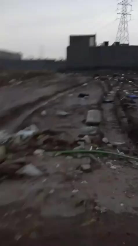 📢 قطعة أرض للبيع –  
📍 الموقع: خلف عمارات الزيتون
صايره عله شارعين شارع امامي وخلفي 
📐 المساحة: 300 متر
🪠الوجه 12متر 
📄سند 25 الطابو: زراعي 
⚡ الخدمات: واصلة وجاهزة
💰 السعر: ماسب 11
🧱 الملاحظة: تنشري بسهولة ومنطقة حلوة
📞 للتواصل: ***********
