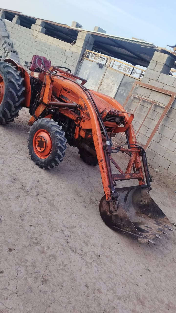 سلام عليكم ورحمة الله وبركاته يوجد للبيع مكينه كابوته مديل ٨٦ مع رفاسه والكيله مكينه كله على وضع الشركه نكر سلف محرك الانقيص والا بخار كير إكسل هودروليك كله على وضع الشركه مامفتوح *********** المكان ديالى
