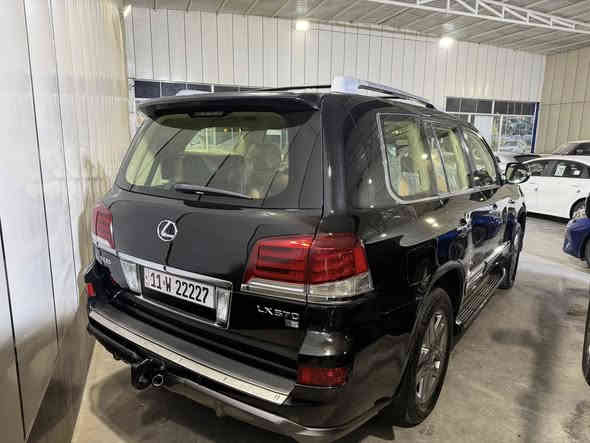 السلام عليكم لكزز 2015بريم اصل كفاله عامه من الصبغ حتى الدعاميات للبيع رقم مميز تريده او تريد رقم عادي انت مخير الشراي يتصل وبيك خير وتدلل***********
