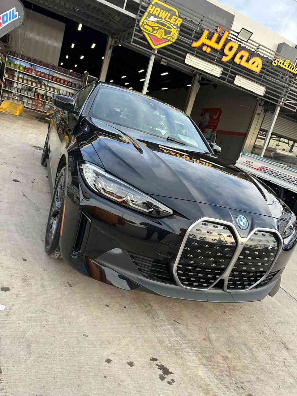 للبيع
BMW i4 eDrive35 
موديل 2024 
السيارة كهرباء بلكامل 
ماشية - 15665الف

.
‏‎بطارية ليثيوم ايون بسعة البطارية 84 (KWH) تقطع في الشحنة الواحدة ما يقارب الـ 500 كيلومتر
‏‎مدخلين شحن AC / Dc
‏‎الاضافات:
‏‎• فتحة سقف
‏‎• هاند بريك كهرباء مع نظام اوتوهولد
‏‎• عدة انظمة قيادة: Comfort / Sport / Eco Pro 
‏‎• هاند بريك كهرباء HOLD AUTO
‏‎• مقاعد جلدية فاخرة: كهربائية مع ذاكرة تخزين وضعية الجلوس
‏‎• تزيينات كاربون فايبر داخلية
‏‎• شاشة ثنائية منحنية مقاس 14.9 بوصة لنظام المعلومات والترفيه و 12.3 بوصة لشاشة السائق
‏‎• الشاشة تدعم التحكم بالأوامر الصوتية واللمس وإيماءات اليد Gesture Control وتدعم آبل كاربلاي وأندرويد أوتو
‏‎• ماوس للتحكم بالشاشة
‏‎• نظام ملاحة Navigation
‏‎• شاحن لاسلكي للهواتف المحمولة Wireless Charger
‏‎• بلوتوث / نقطة اتصال وايرلس WiFi Hotspot
‏‎• مخارج USB / AUX
‏‎• نظام الرؤية المحيطة 360 درجة بخاصية الـ 3D 
‏‎• تشغيل بدون مفتاح Keyless go
‏‎• نظام الدخول من غير مفتاح Keyless entry
‏‎• حساسات امامية وخلفية
‏‎• نظام تحذير من مغادرة المسار Lane Departure Warning
‏‎• نظام تحذير تغيير المسار Lane Change Warning
‏‎• مساعد الانتباه Attention Assistant
‏‎• مساعد اليقظة Attentiveness assistant
‏‎• نظام تحذير السرعة Speed Warning
‏‎• نظام تدخل التوجيه الذي يساعد في تعديل اتجاه السيارة تلقائيًا للحفاظ على المسار Steering Intervention
‏‎• نظام التحذير من الاصطدام الأمامي والخلفي Forward & Rear Collision Warning
‏‎• مانع انزلاق
‏‎• مثبت سرعة Cruise Control
‏‎• تحكم كامل في المقود مع أوامر صوتية
‏‎• غيارات عالستيرنج Paddle Shifters
‏‎• طارة مدفأة
‏‎• اضاءة ليد داخلية متعددة الألوان Ambient lighting
‏‎• اضاءة ترحيبية
‏‎• أضوية ليزر BMW Laser lights
‏‎• ليد BMW LED headlights
‏‎• مصابيح نهاريةLED ‎
‏‎• مصابيح خلفيةLED ‎
‏‎• جنطات قياس 19 انش
‏‎• مرايا كهرباء
‏‎• مرايا قابلة للطي كهربائيا مع اشارات انعطاف
‏‎• مكيف خلفي منفصل
‏‎• الضرار الباب الخلفي وباب امامي
‏‎•ايربك سقف فقط 

اربيل  . 📍 
.السعر 330$ بي مجال
التوصل 
***********
