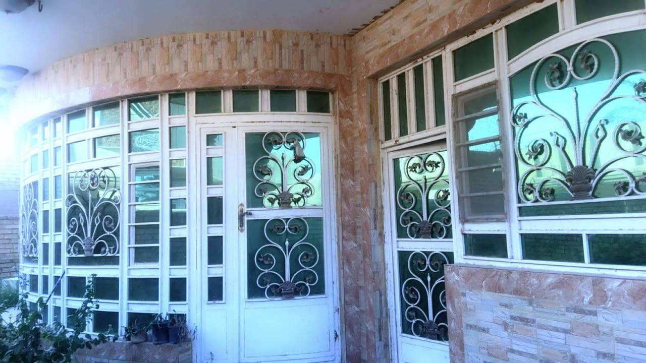 السلام عليكم بيت للبيع المساحه 200مكتب الأمير للعقارات بإدارة سيد يعقوب الميالي  وبادارة حيدر الشمري اتصل على الرقم ***********
***********
