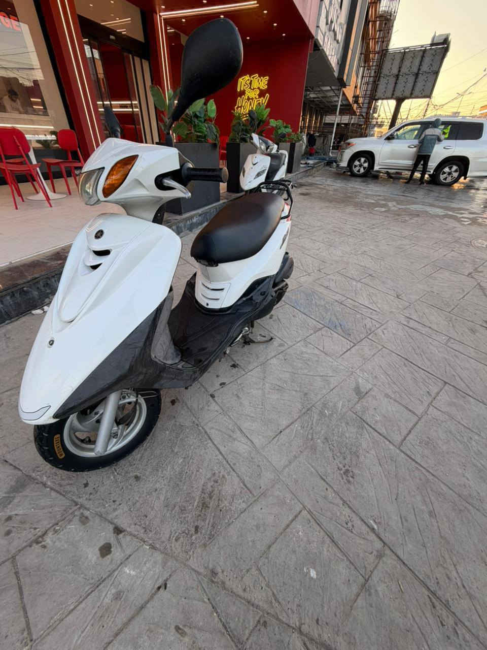 السلام عليكم 
من رخصة الادمن المحترم 
دراجه اكزز نول مكينة بلاد ما مفتوحه ولا برغي مفتوح ب الدراجة
زوج تايرات جدد
الدراجة نظيفه بمعنى الكلمة شلعه و معدل
مكاني (بغداد الحرية)
السعر مليون و 350 وبيه مجال للطيبين حك جيتك
للاستفسار:***********
