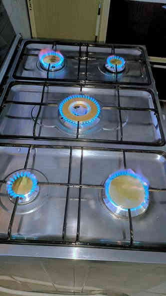 طباخ فرش مصري باب اول شرط الشغل 5عيون فرن فوك وجوه كله شغال ماداخل تصليح فقط عيون الفوك مبدله جدد اصليه 
السعر 225مكاني كربلاء 
***********
