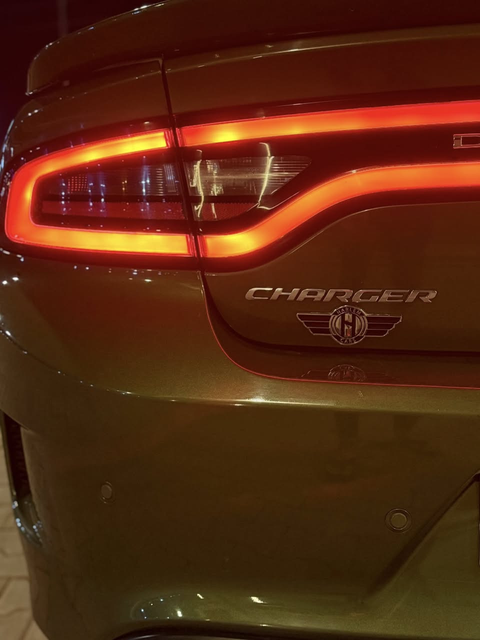 السلام عليكم دوج جارجر جيتي بلاص يعني فول موصفات موديل 19. مكينه 3600 سياره كنديه مكفوله كفاله عامه عداد260 سياره ماشيه 100 كشنات حضن كنتاره حار بارد  خزن ميموري مري قلاب رادار جانبي السعر $275 رقم الهاتف *********** مامتواجد ع فيس
