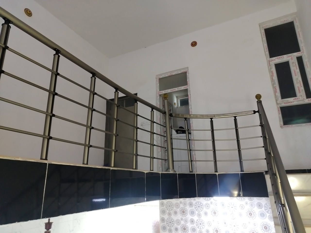 بعد توكل على الله
دار البيع
الموقع تحرير
الحولى طابو صرف زراعي قرار 25
مساحه ١٠٠ متر
يتكون من طرمه صحيات خارجيه
ممر مطبخ من ضمن صاله
حمام منور غرف نوم
قاط ثاني صاله غرفه نوم حمام
سطح قريب على شارع رئيسي
قريب على أسواق المدينه
الاتصال على الرقم *********** خاص مفتوح أو واتساب
