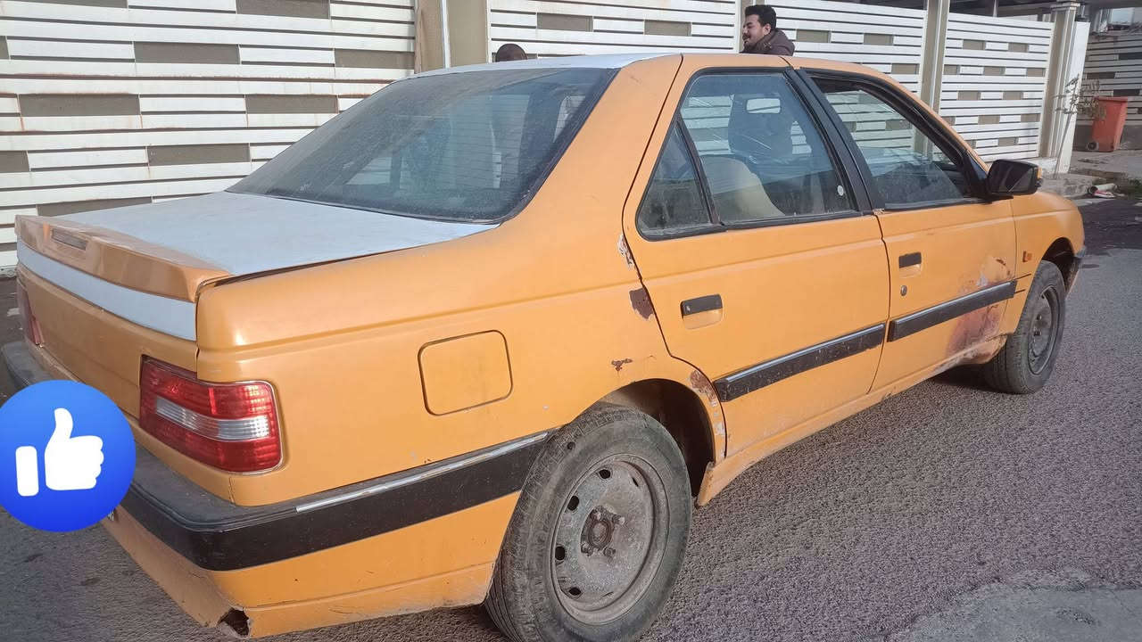 سلام عليكم
السياره ممغسوله ولا ملمعه مليانه تراب وطين 
بيجو الميس مديل 15 
سياره بيه دخان فقط 
مكينه ناعمه 
تبريد وتدفئه فول 
شاير مري سياره حلوه 
مصفره هئيه وغرامات 
سنويه 29 
البيع السعر 29وبيه مجال 
مكاني بغداد البلديات 
شرط العقد المروري
***********
***********
