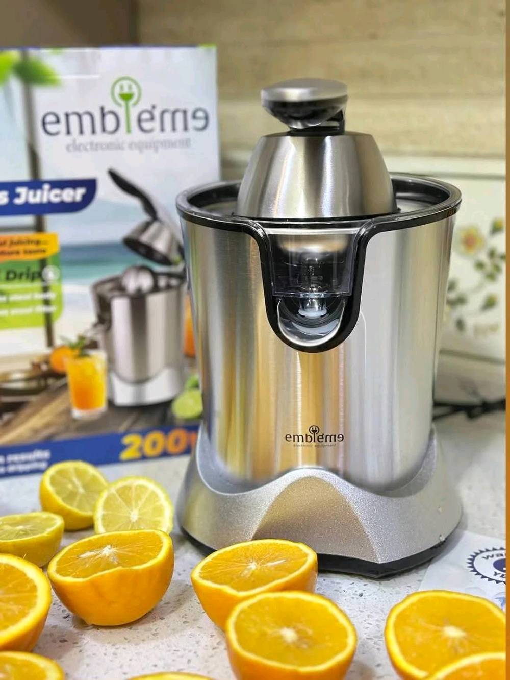 معصّارة أمبليوم الكهربائية – ستانلس ستيل أصلي 200 واط الخيار المثالي لتحضير العصائر الطبيعية ✅✨

✔ قدرة 200 واط حقيقية تعطيك عصر سريع وقوي بدون مجهود
✔ هيكل ستانلس ستيل أصلي متين ومقاوم للصدأ مع تصميم أنيق
✔ مناسبة لعصر الحمضيات والرمان باستخلاص عالي للعصير
✔ مزودة بمصفّي للشوائب للحصول على عصير ناعم وصافي
✔ خزّان لجمع العصير يسهل التفريغ والصب بدون فوضى
✔ تشغيل سهل وآمن بمجرد الضغط على الرأس
✔ جودة وكفاءة عالية للاستخدام اليومي
✔ ضمان سنة حقيقي مع كرت ضمان

معصّارة عملية وقوية… اختيار مثالي لكل مطبخ 🧡