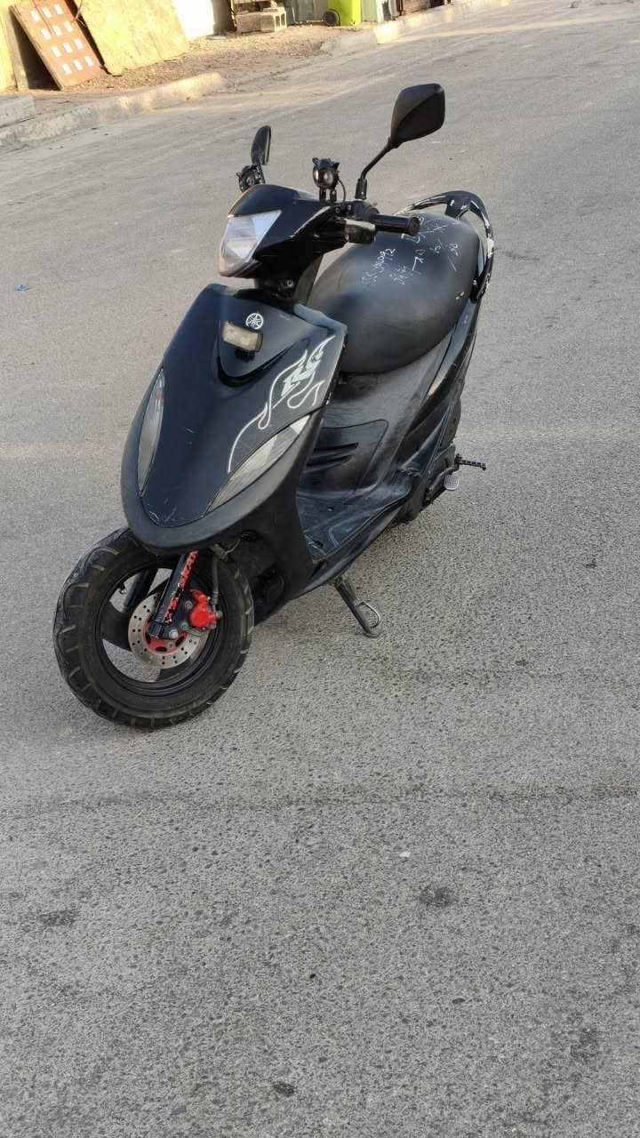 ماكس عدله
نضيفه ومرتبه 
دراجه صارلها اكثر من سنه ونص عندي 
دراجه على ايدي مكينه بلاديه كفرات بلاديه كلشي بلادي ومختم من المرايات للآخر حبايه تعال وشوف بعينك
بيها خيط تبخير خفيف 
سعر 550
مكاني بغداد الزعفرانيه

للاستفسار راسلني واتساب ***********
مو شراي لا تراسل رحمه لوالديك
