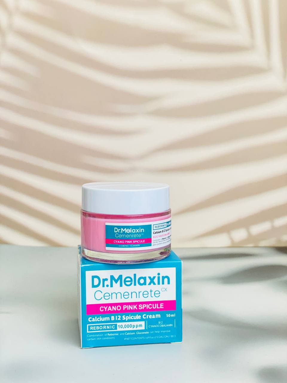 السر الكوري لبشرة مشدودة وزجاجية! ✨🇰🇷
تعرفوا على كريم Dr.Melaxin Cemenrete السحري! 💖 كريم الـ Cyano Pink Spicule اللي 

بيغير مفهوم العناية بالبشرة.
لماذا هو مميز؟ 🤔

• تقنية السبيكيول (Spicule): يحتوي على إبر مجهرية دقيقة 
جداً تساعد المكونات الفعالة إنها تدخل لعمق البشرة (بتحسي بوخز خفيف، وهذا دليل إنه بيشتغل!). 💉✨

• دعم الكالسيوم و B12: يرمم حاجز البشرة المتضرر ويعطيها نضارة فورية. 🌸

• شد وتعبئة: مثالي للي حابة تتخلص من الخطوط الدقيقة وتخلي بشرتها "مشدودة" كأنها مسوية بوتوكس.
النتيجة؟ بشرة ممتلئة، ناعمة، ووردية بفضل فيتامين B12 (سيانوكوبالامين). 🎀
المنشأ كوريا الأصلي 🇰🇷


**إذا كنت صاحب هذا الإعلان وتريد حذفه لأي سبب، رجاءا أرسل رسالة إلى الدعم الفني**