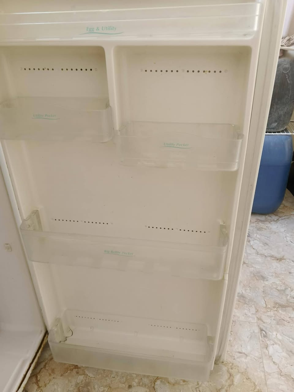 ثلاجه شغاله نضيفه سعرهه 100بيهه مجال


**إذا كنت صاحب هذا الإعلان وتريد حذفه لأي سبب، رجاءا أرسل رسالة إلى الدعم الفني**