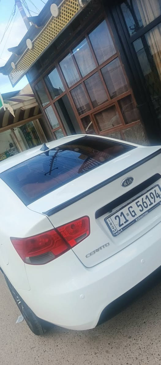 السلام عليكم سيراتو 2012سياره جديده صدر خلفي امامي جديد محرك بعده صبانه ما ممدوده عليه سيره دوشمه جديد سياره نقص برقي ما بيه مكاني رمادي سعر 120مجال شي قليل رقم *********** تخم تاير جديد
