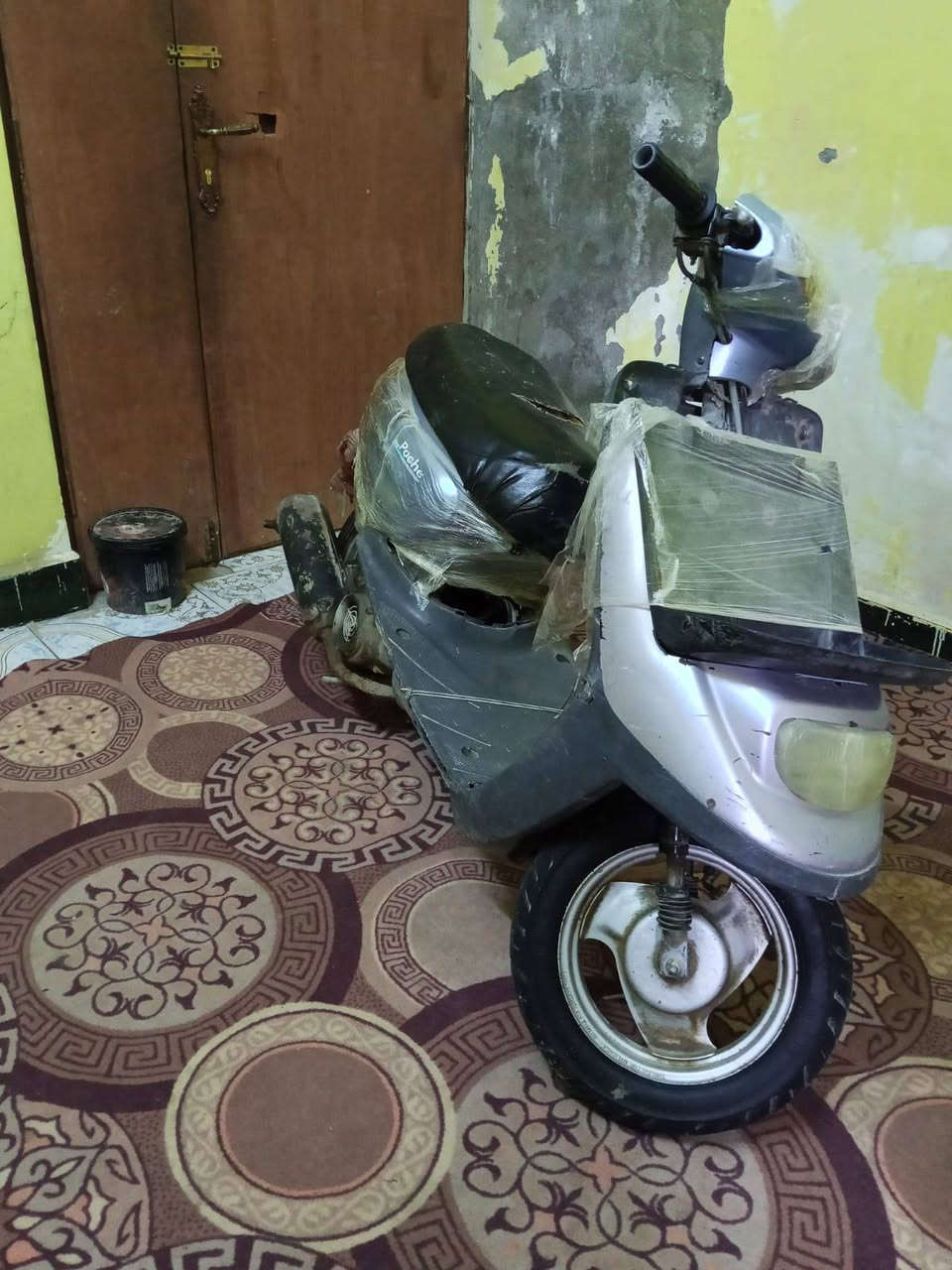 سلام عليكم اخوان دراجه للبيع ام سله دراجه نظيفه مكينه ما مفتوحه كفرات بلاديه كهرباء  شغاله 
سعر 225
البصره القرنه 
*********** 
بي واتساب
