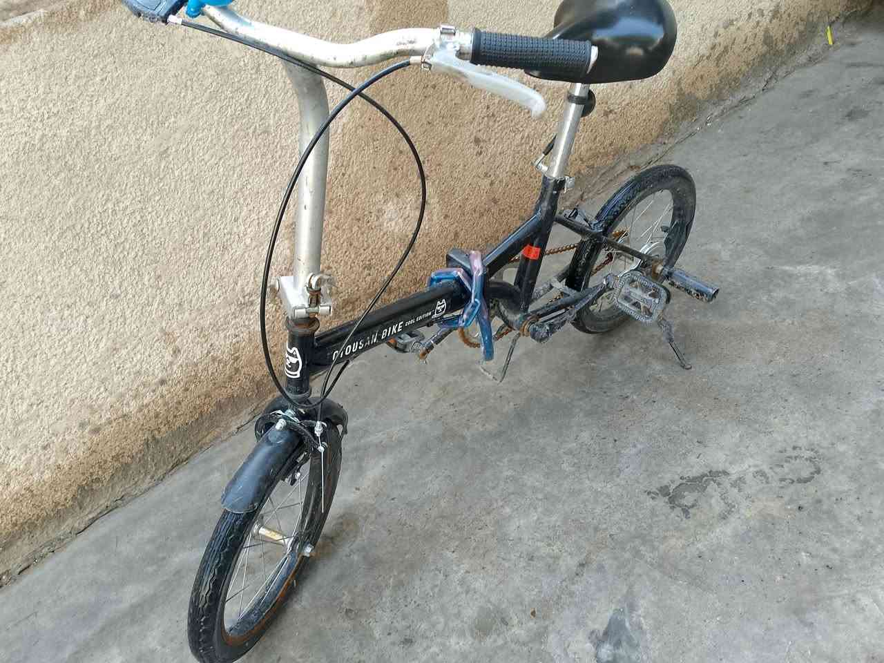 السلام عليكم بايسكل ابو الطبكة نضيف ناقص جاملغ خلفي و مبدل بريك امامي السعر90 الرقم***********
