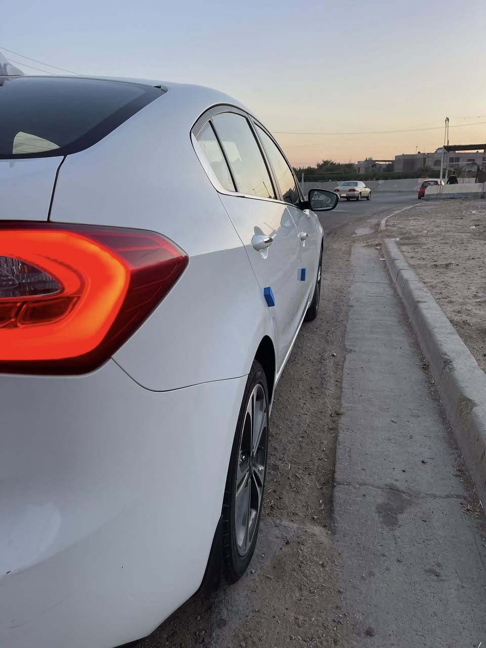 سلام عليكم....للبيع سيراتو موديل ١٤ رقم شمالي محرك ١٦٠٠  رقم جديد هزه جديده
سياره نضيفه    
مري شفط 
اشاير مري 
يدات نيكل من الداخل والخارج
خمسه ويل كب 
اربع دسك 
مانع انزلاق
حساسات أماميه وخلفيه 
شفتات استيرن 
فول تحكم استيرن  
قطعتين تبريد ...وضعيات قياده 
  
تغليف كشنات جديد 

السعر 122
***********
