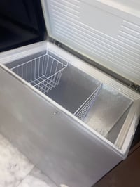 مجمدة للبيع نظيفه عطل فقط الماطور شركه دولفين لكن مصبوغه سلفر تواصل مع...