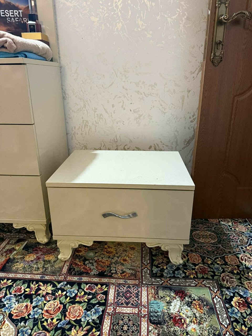 غرفة شبابيه سريرين للبيع
العنوان / كاني كردا  الشارع السايدين مقابل المدرسه التركيه 
رقم موبايل ***********
***********
