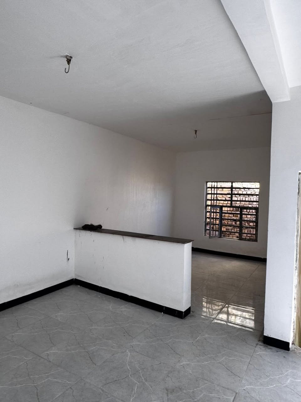 #يتوفر بيت للبيع طابو صرف حر
الموقع/ شارع ابو حلان خلف المستوصف الثاني 
المساحه / ١٤٠ متر 

#طابقين

الطابق الاول يحتوي على 
غرفه و صاله و استقبال داخلي و مطبخ و صحيات 

الطابق الثاني يحتوي على 
غرفه و صاله و مطبخ و صحيات 

بناء دجى اولى
بناء طابوك 
صب كونكريت 
اساس صب 

#للاستفسار__والتواصل
***********
