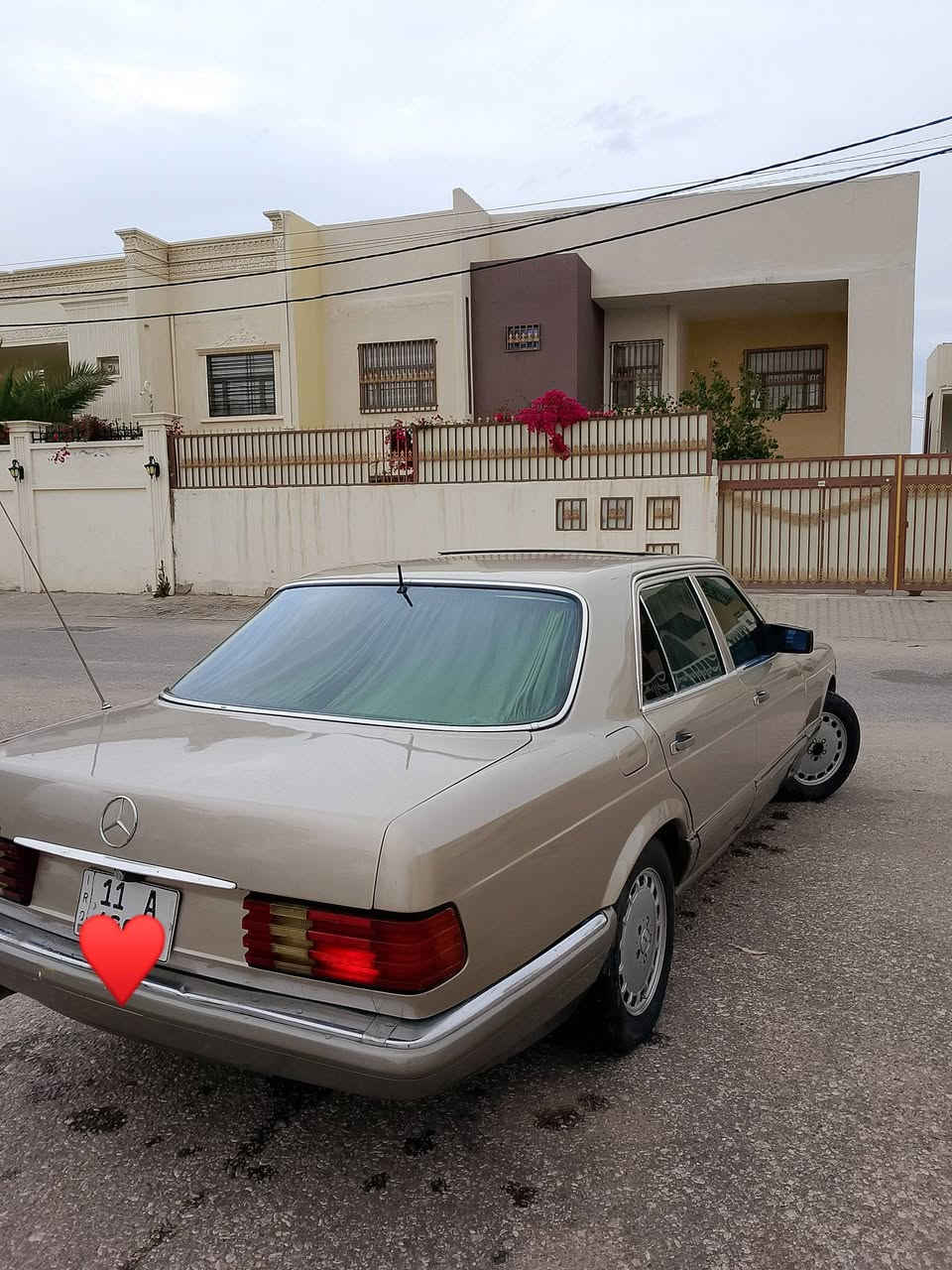 السلام عليكم للبيع فقط مارسدس رئاسي موديل 87
سياره جديده جاهزه من كلشي ربع ماذب عليه 
باتري جديد حداديه جديده تبريد شغال ثلج 
تخم تاير جديد سماعات بلادي مجسم صوت 
صبغ عام جماليه بدون ضربه بدون خياس 
السعر 90 وبيه مجال الشراي يتصل وبي خير ويدلل 
***********
مكان السياره نجف الاشرف
